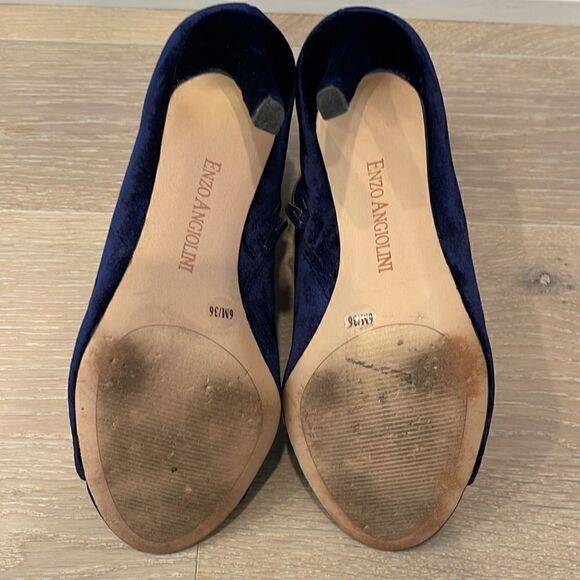 Enzo Angiolini Franses Velvet Bootie. Size 6M/36. Excellent condition. - Picture 5 of 7